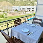 NEW! Apartamento con piscina y balcón a 2 minutos de la playa. WI-FI