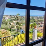 Casa con fantásticas vistas y jardín