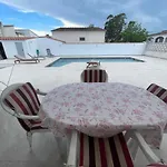 Villa Welcs -046- Con Piscina