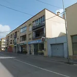 Bonito Apartamento De 2 Habitaciones En Roses Con Estacionamiento, Aire Acondicionado, Cerca Del Centro Y De La Playa - Es-204-46