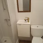 Habitacion Economica Con Bano Privado En Pleno Centro De Figueres