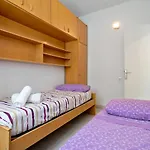 Hauzify I Apartament Canigo