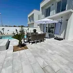 Belle Villa Contemporaine Piscine Privee