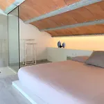 Poal-Duplex De Ensueno En Cadaques