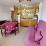 Apartamento Acogedor Con Terraza A Un Paso De La Playa En Llanca - Es-170-26