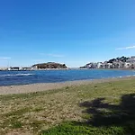 Apartamento En Primera Linea De Playa Con Terraza Y 3 Habitaciones En Llanca - Es-170-71
