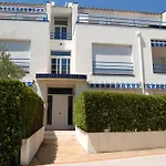 Apartamento Con Terraza, Jardin Y Piscina Comunitaria A 200M De La Playa En Sant Carles - Es-228-130