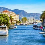 Vistas Frontales Al Mar