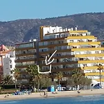 Rosas Holiday Center