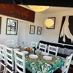 Apartamento con jardín a 11 metros de la playa. CG.