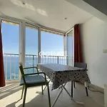Beach Palace Cb08