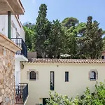Nice Apartment In Tossa De Mar, Girona With Wifi