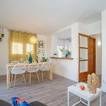 Est1-Spaciouss Appartment In The Beach, Bbq, Downtonwn, Parking, Fast Wifi Fibre