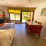 Casa l\'Escala, piscina comuntària i jardí privat