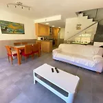 Casa l\'Escala, piscina comuntària i jardí privat