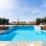 Wehostyou - Bel Appartement Roses, Margarida 43