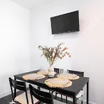 Wehostyou Apt Moderne Central Roses Colom 1B