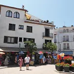 3 Bedroom Gorgeous Apartment In Tossa De Mar