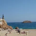 3 Bedroom Gorgeous Apartment In Tossa De Mar