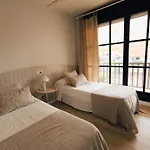 Apartment With Air Conditioning And Communal Pool