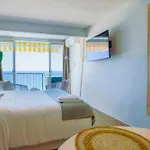 Lemon Beach Boutique Studio