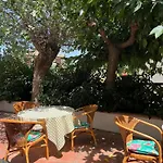 Hostal Brindis