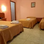 Vintage Hotel Mercedes
