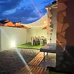 Casa en L Escala con piscina y WIFI free