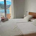 Hostal La Tina