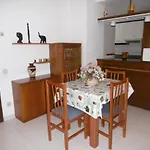 Apartamento Cerca De La Playa Con Piscina Y Parking