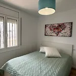 Precioso Apartamento En Roses Con Parking Cerca De Playa