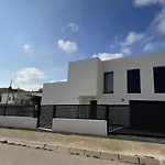 Casa Moderna Roses Con Piscina Y Jardin Mas Bosca, Roses