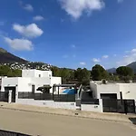 Casa Moderna Roses Con Piscina Y Jardin Mas Bosca, Roses