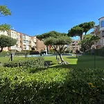 Apartamento en pleno centro de Empuriabrava totalmente renovado y muy cerca de la playa.