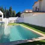 Estudio En Planta Baja, Con Piscina Comunitaria