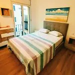 Apartamento en pleno centro de Empuriabrava totalmente renovado y muy cerca de la playa.