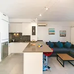 Welcs Apartamento 059 Emp Frente Al Canal Con Terraza