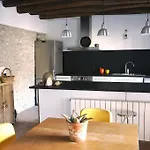 La Casa Del Mig
