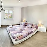 Sequia Deluxe Apartment