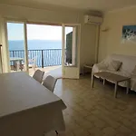 Escapade 1