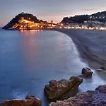 Lets Holidays Codolar Apartment