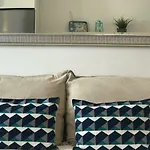 Lets Holidays Centric House With Parking
