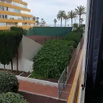 Holiday con vistas a playa y con piscina