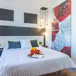 Goldhome - Karina