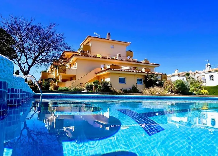 L\'Escala Stil Mar a 300 metros del mar
