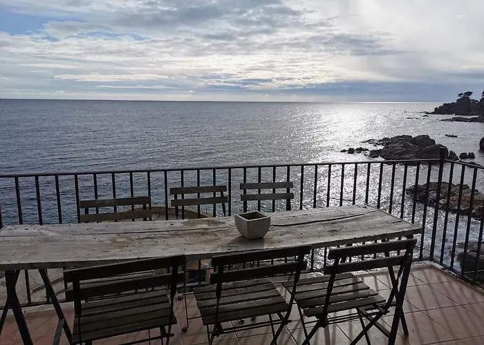 Oceanfront Apartment 30 Steps From The Beach