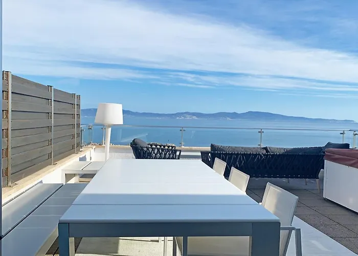 Luxe Penthouse Centrum L\'Escala 300M Strand-8Pax Wifi 2Parking