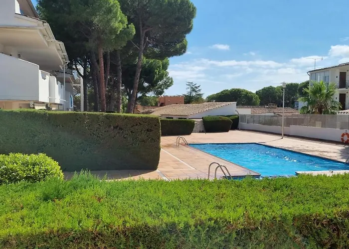Apartamento familiar con piscina y wifi