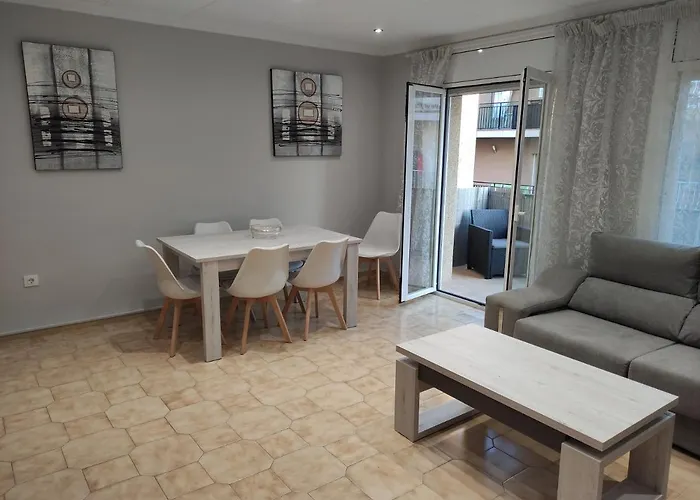 Piso de 4 habitaciones en el centro de Roses