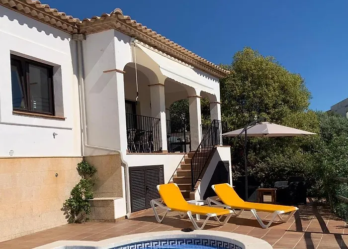 Villa Vista Bonita With Private Pool, 4 Bedrooms, 9 People